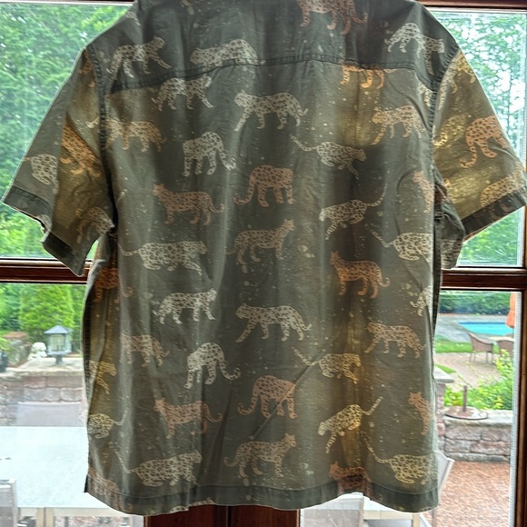 American Eagle Stretch Printed Button-Up Poolside Shirt - Picture 8 of 9